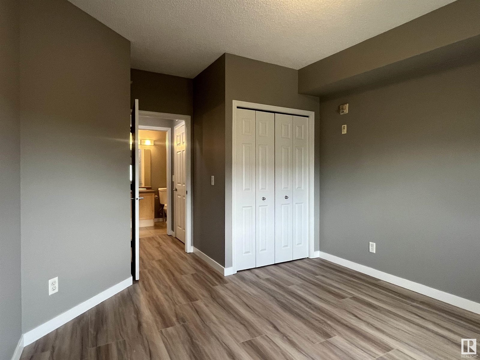 Photo 6 of 417 6921 199 St Nw, Edmonton AB