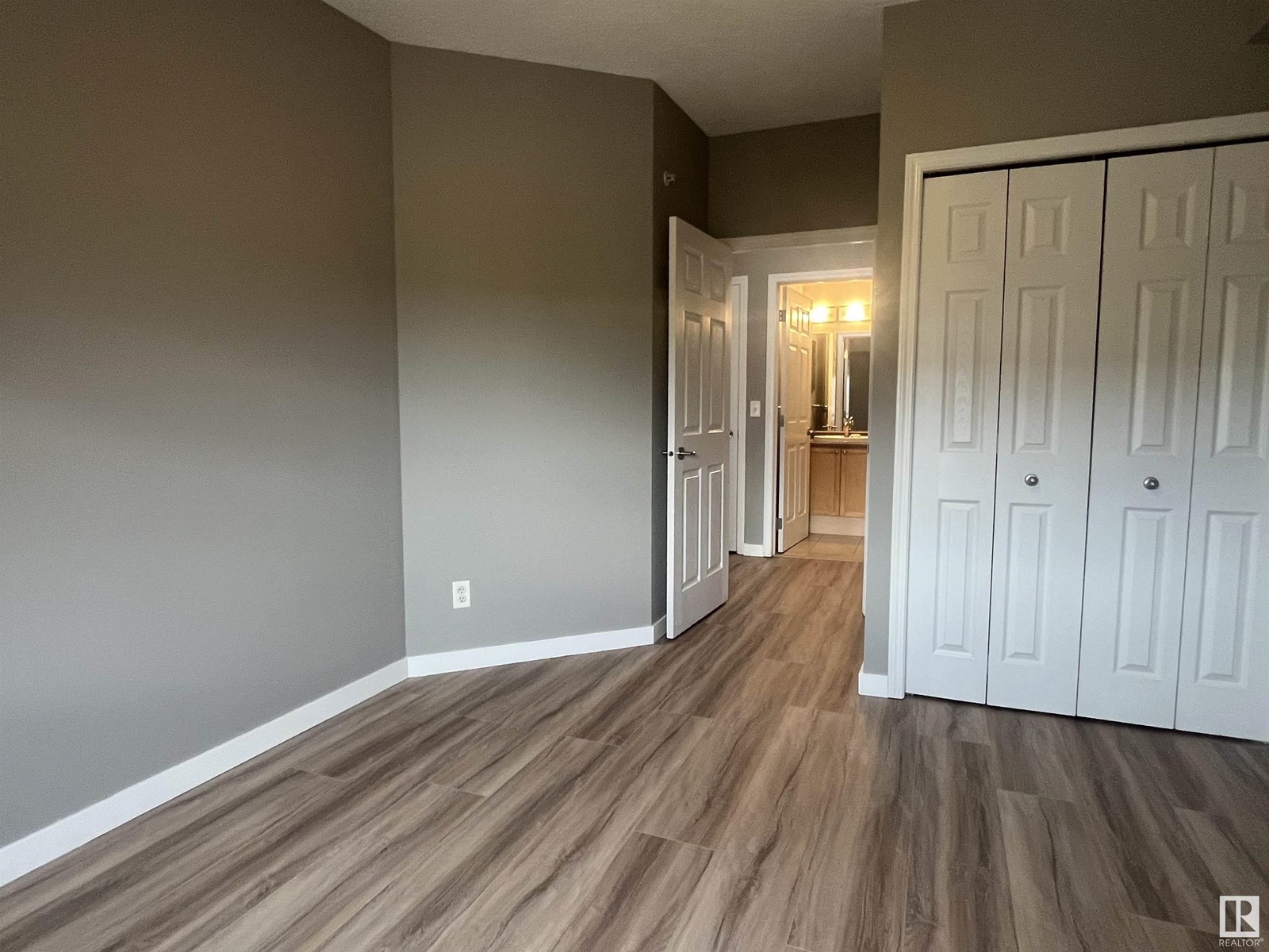 Photo 8 of 417 6921 199 St Nw, Edmonton AB