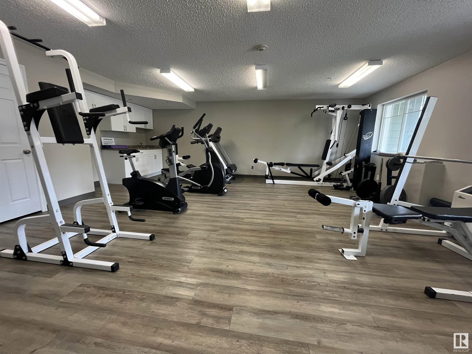 Photo 2 of 417 6921 199 St Nw, Edmonton AB