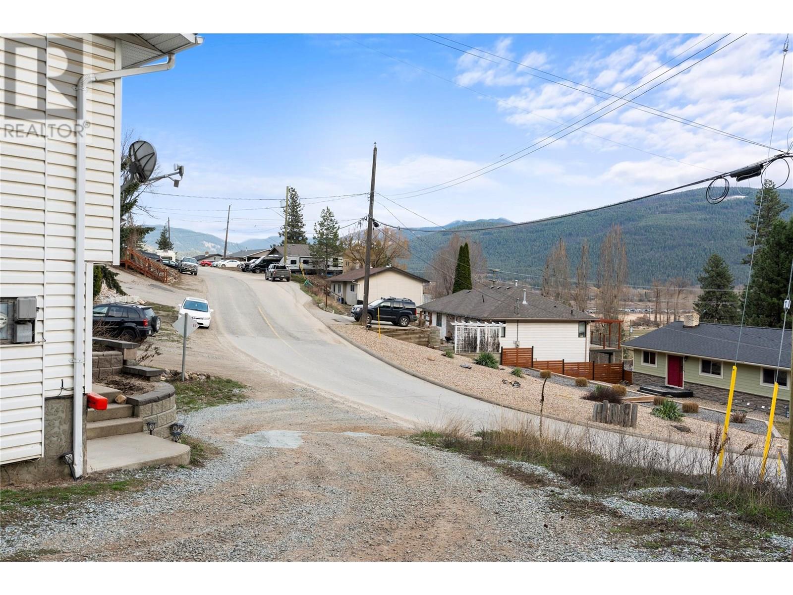 1718 Grandview Avenue, Lumby