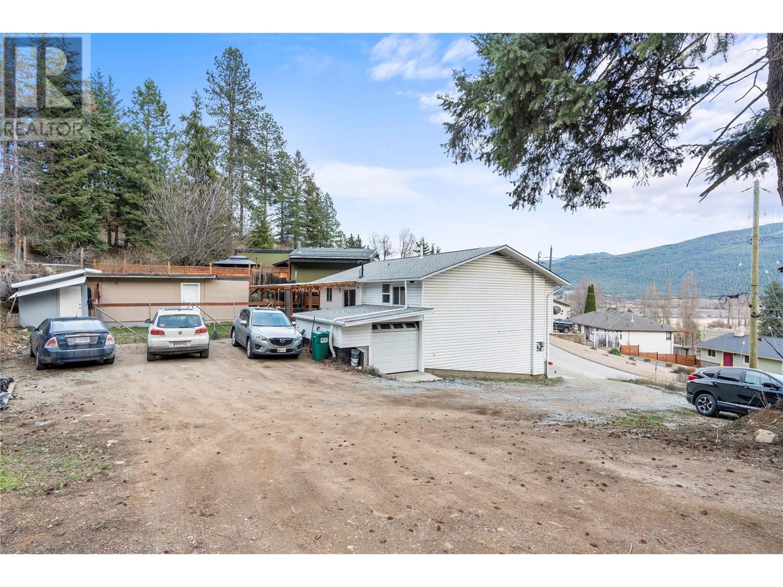 1718 Grandview Avenue, Lumby