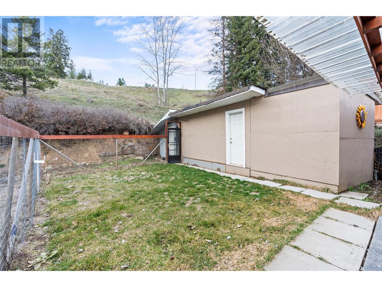 1718 Grandview Avenue, Lumby