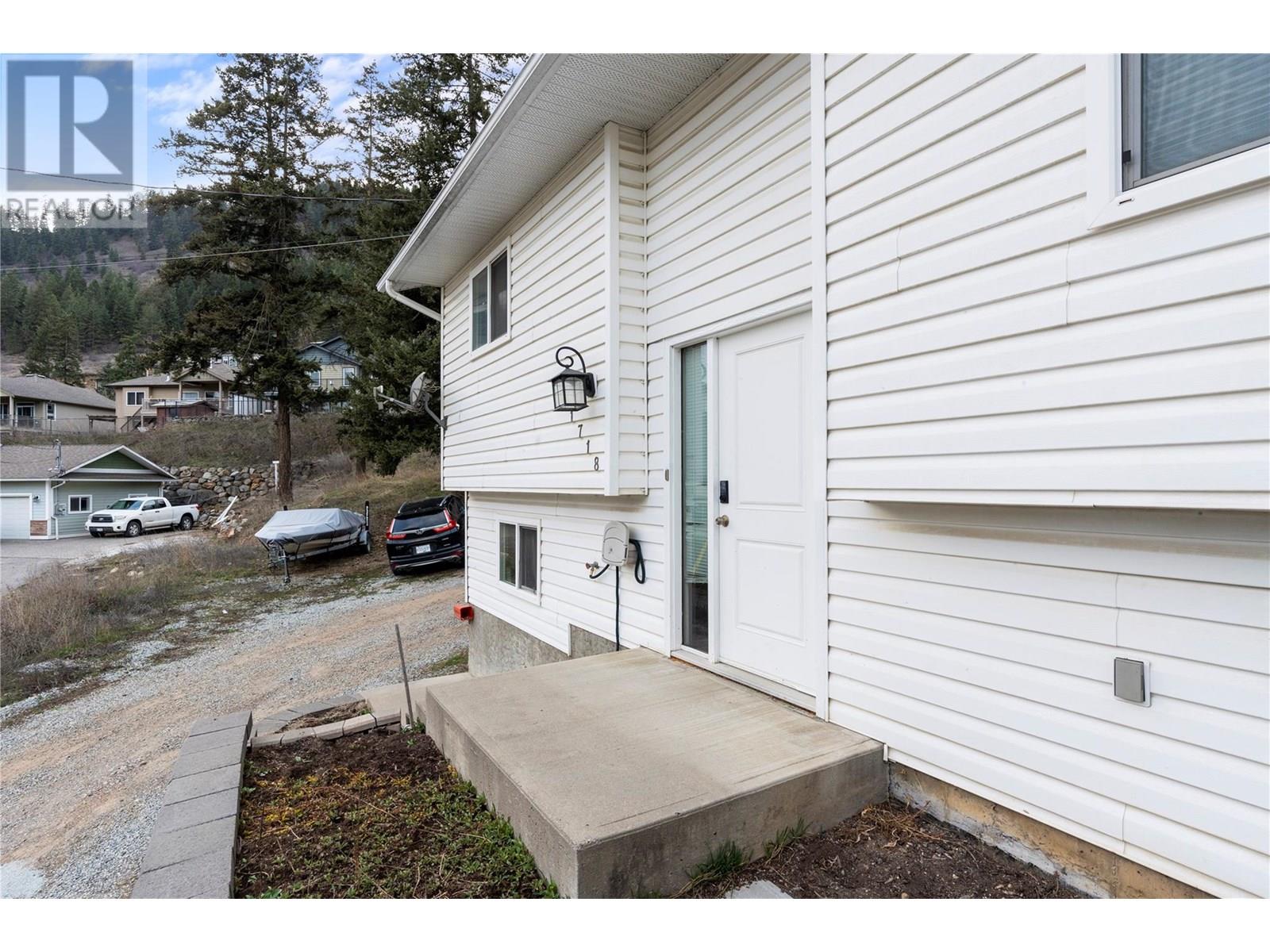 1718 Grandview Avenue, Lumby
