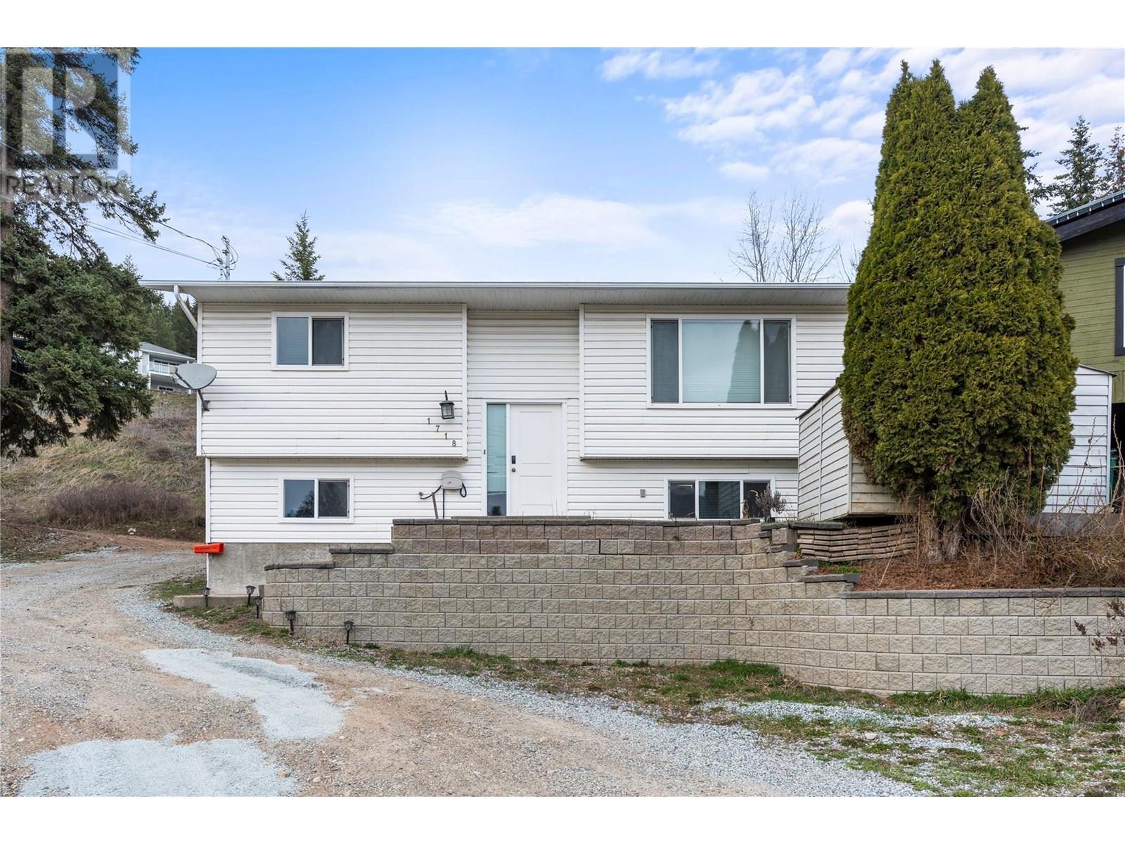 1718 Grandview Avenue, Lumby