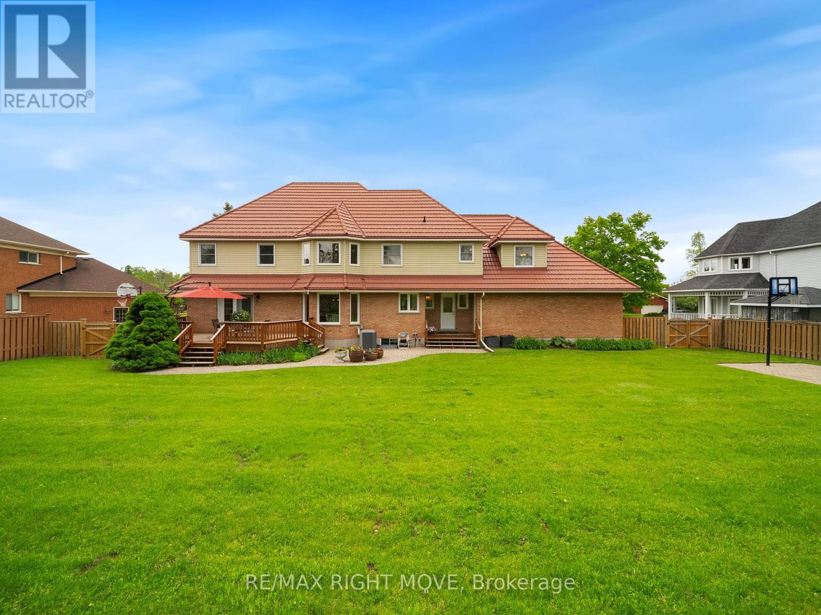 Photo 38 of 1998 Voyageur Circle, Severn ON