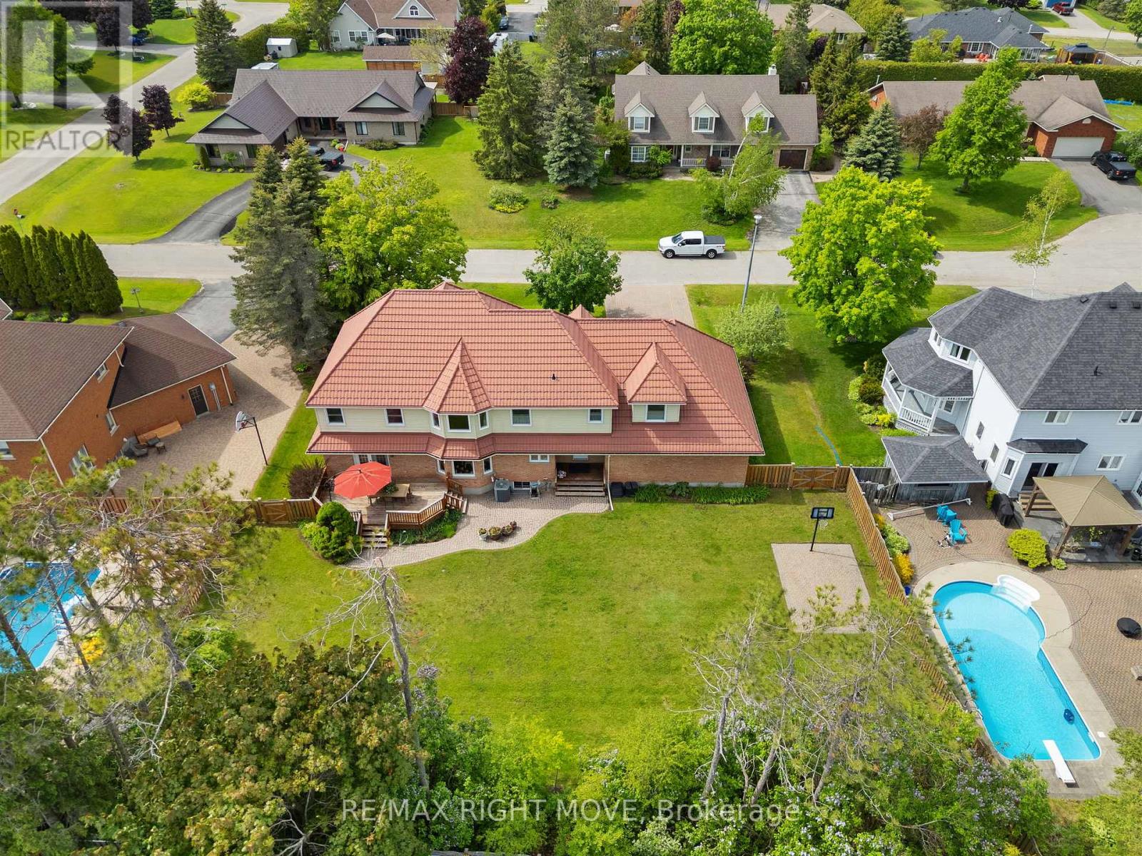 Photo 40 of 1998 Voyageur Circle, Severn ON