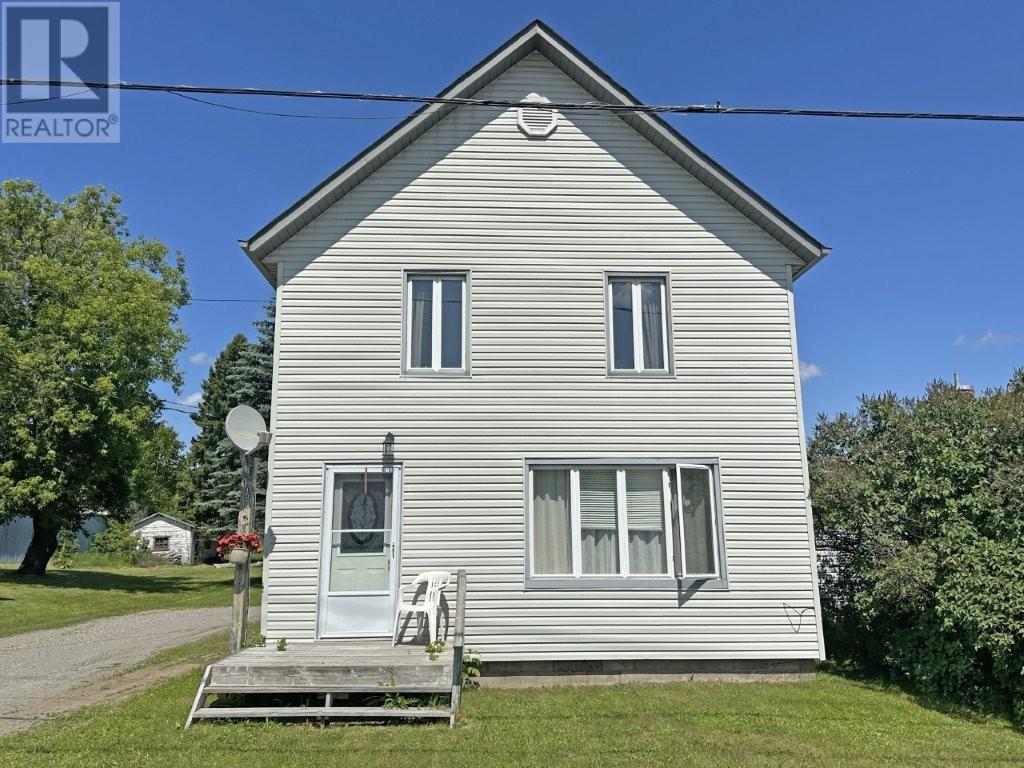 Photo 17 of 109 First Street, Nipigon ON