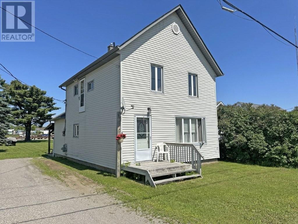 Photo 37 of 109 First Street, Nipigon ON