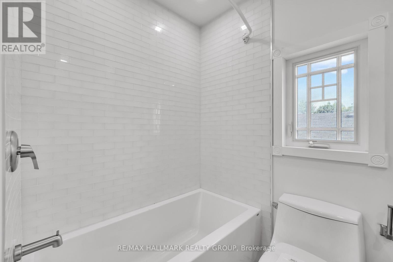 Photo 11 of 148 Charles Street, Arnprior ON