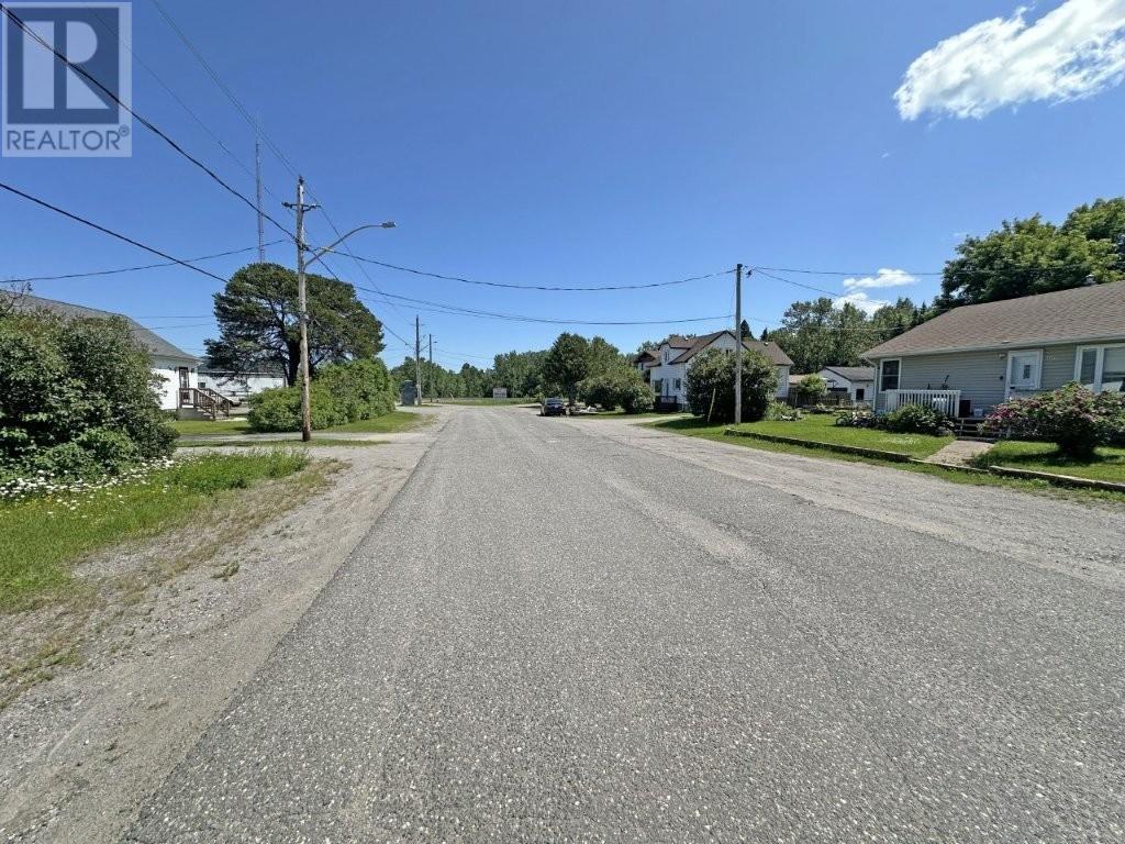 Photo 35 of 109 First Street, Nipigon ON