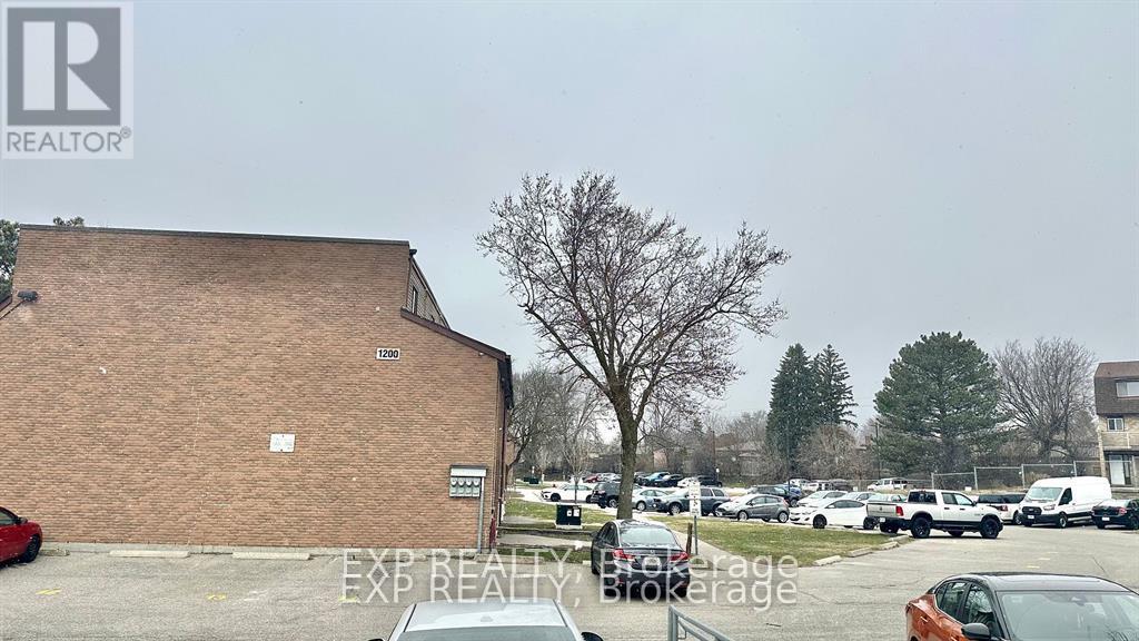 Photo 13 of 44 1200 Courtland Avenue E, Kitchener ON