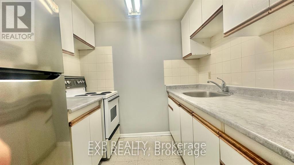 Photo 21 of 44 1200 Courtland Avenue E, Kitchener ON