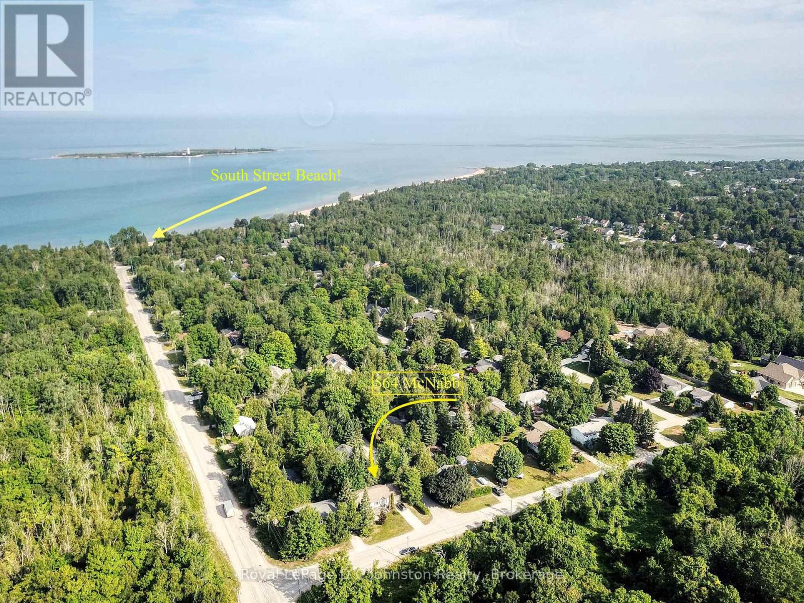Photo 2 of 564 Mcnabb Street, Saugeen Shores ON