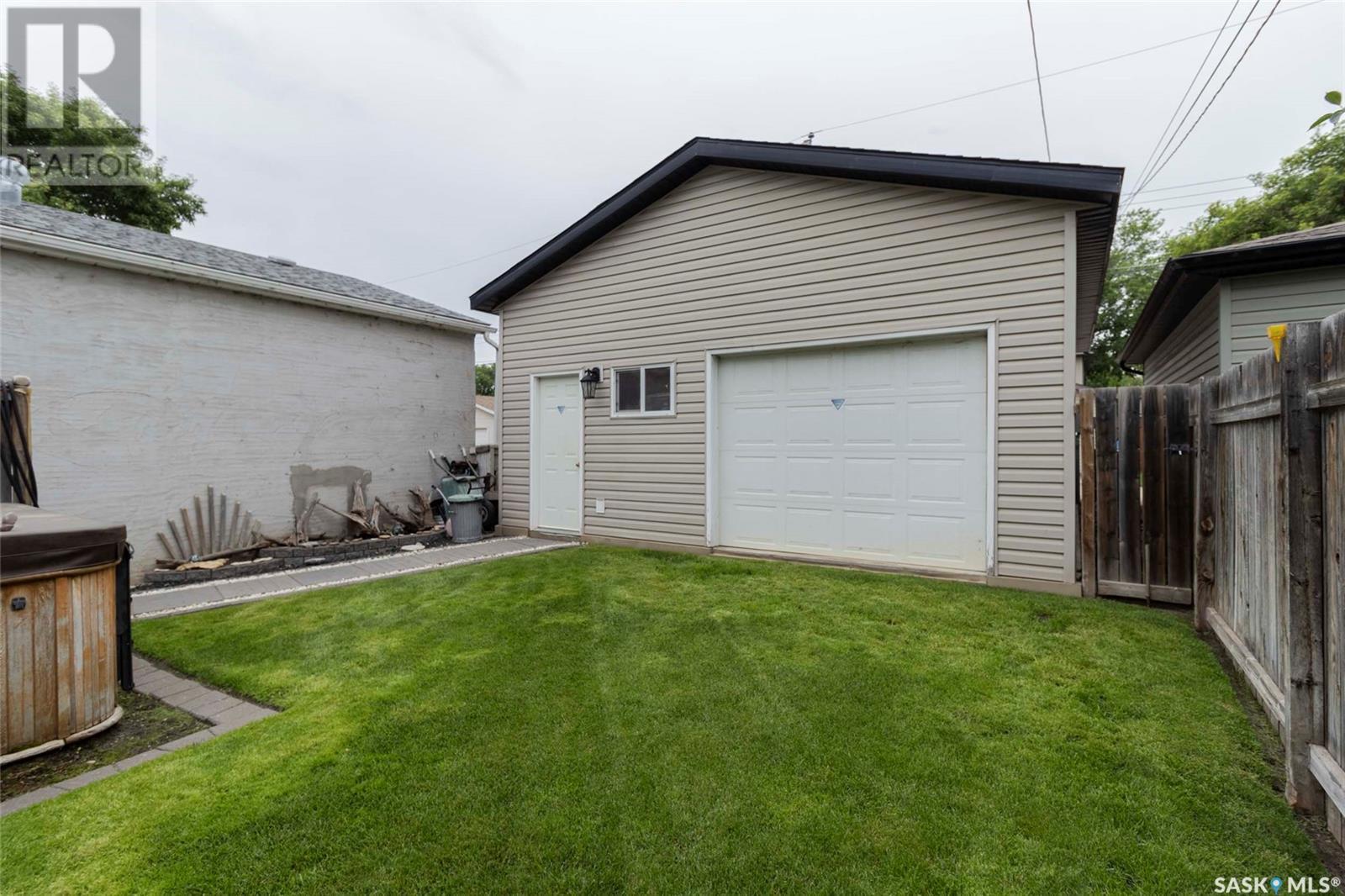 Photo 41 of 1405 7th Avenue N, Saskatoon SK