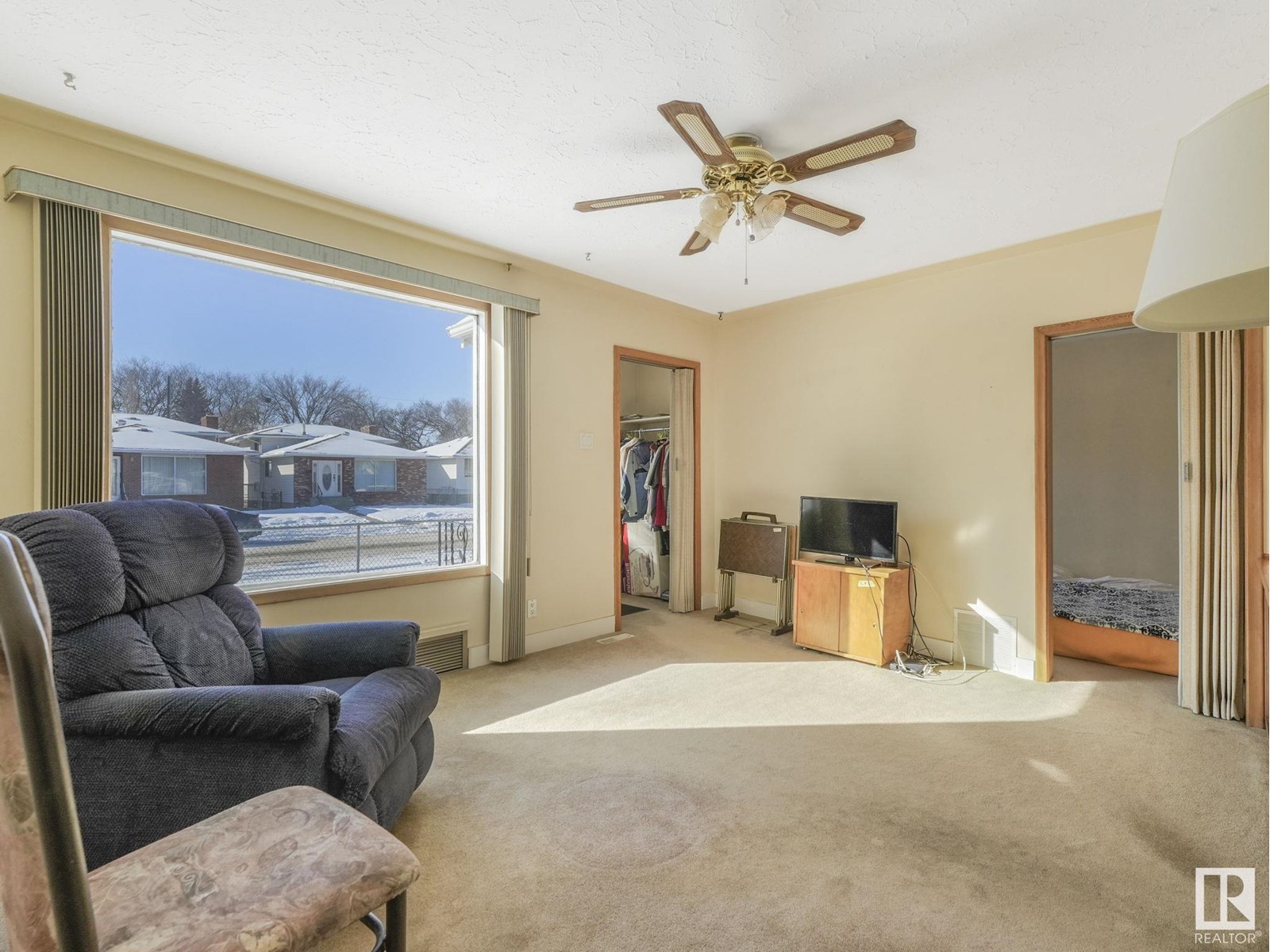 Photo 41 of 11929 54 St Nw, Edmonton AB