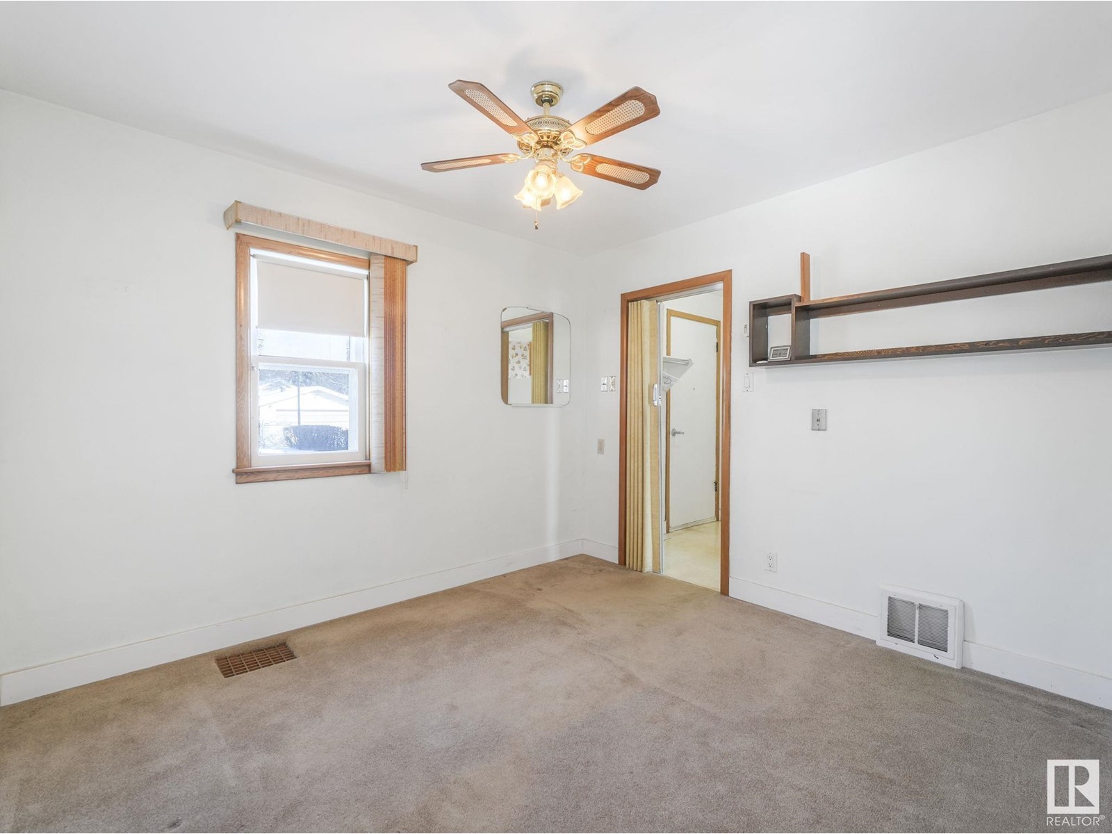 Photo 29 of 11929 54 St Nw, Edmonton AB