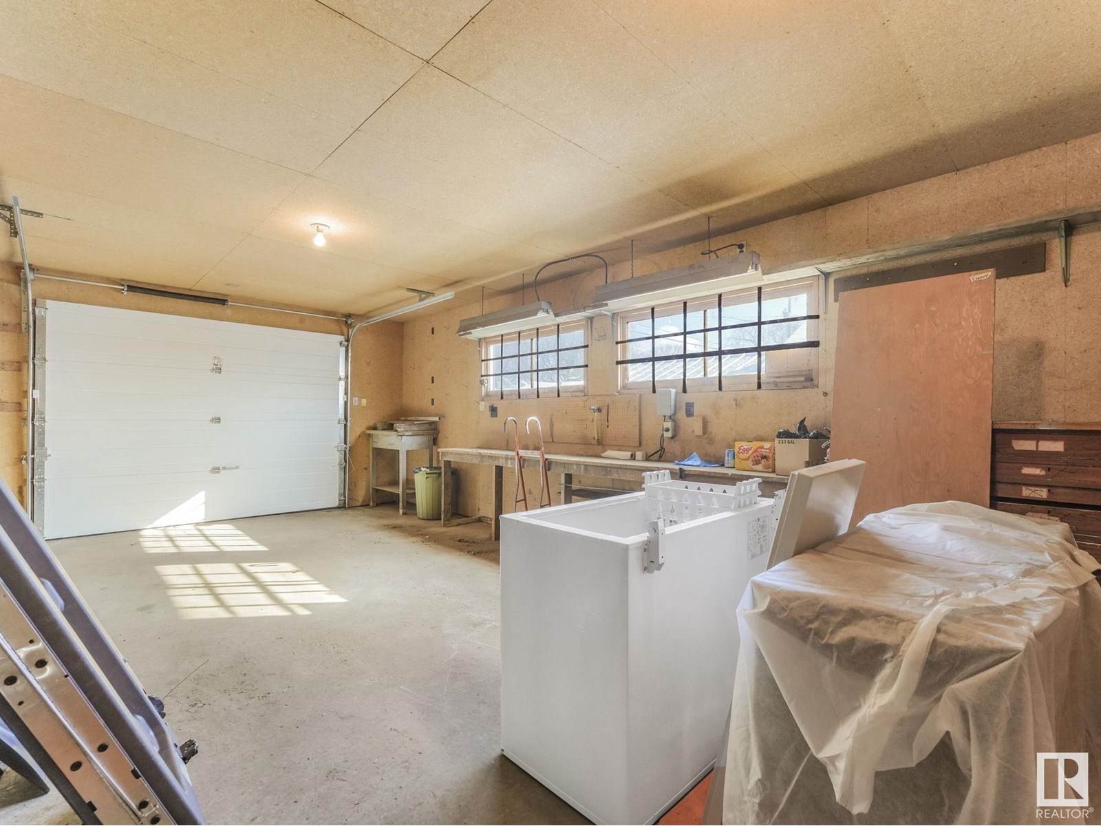 Photo 5 of 11929 54 St Nw, Edmonton AB