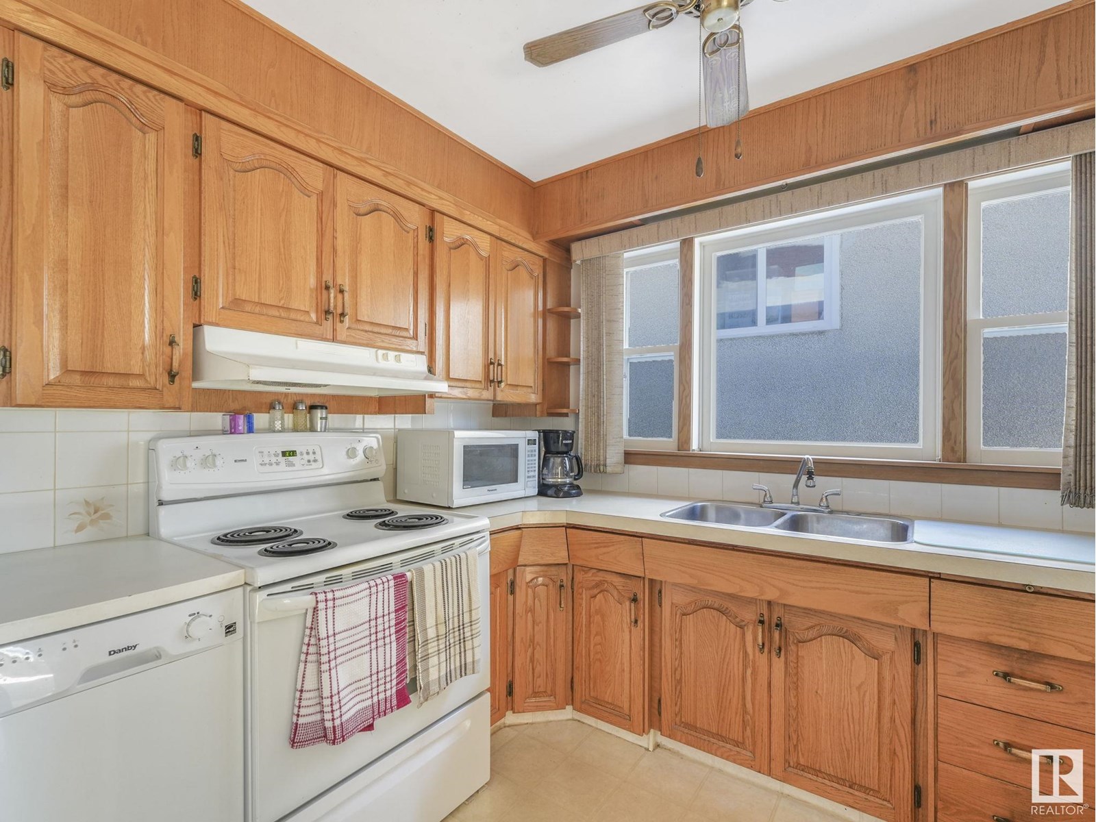 Photo 45 of 11929 54 St Nw, Edmonton AB