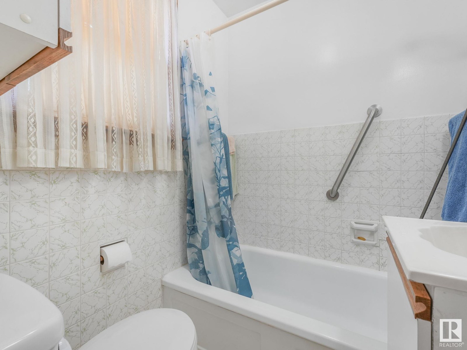 Photo 6 of 11929 54 St Nw, Edmonton AB