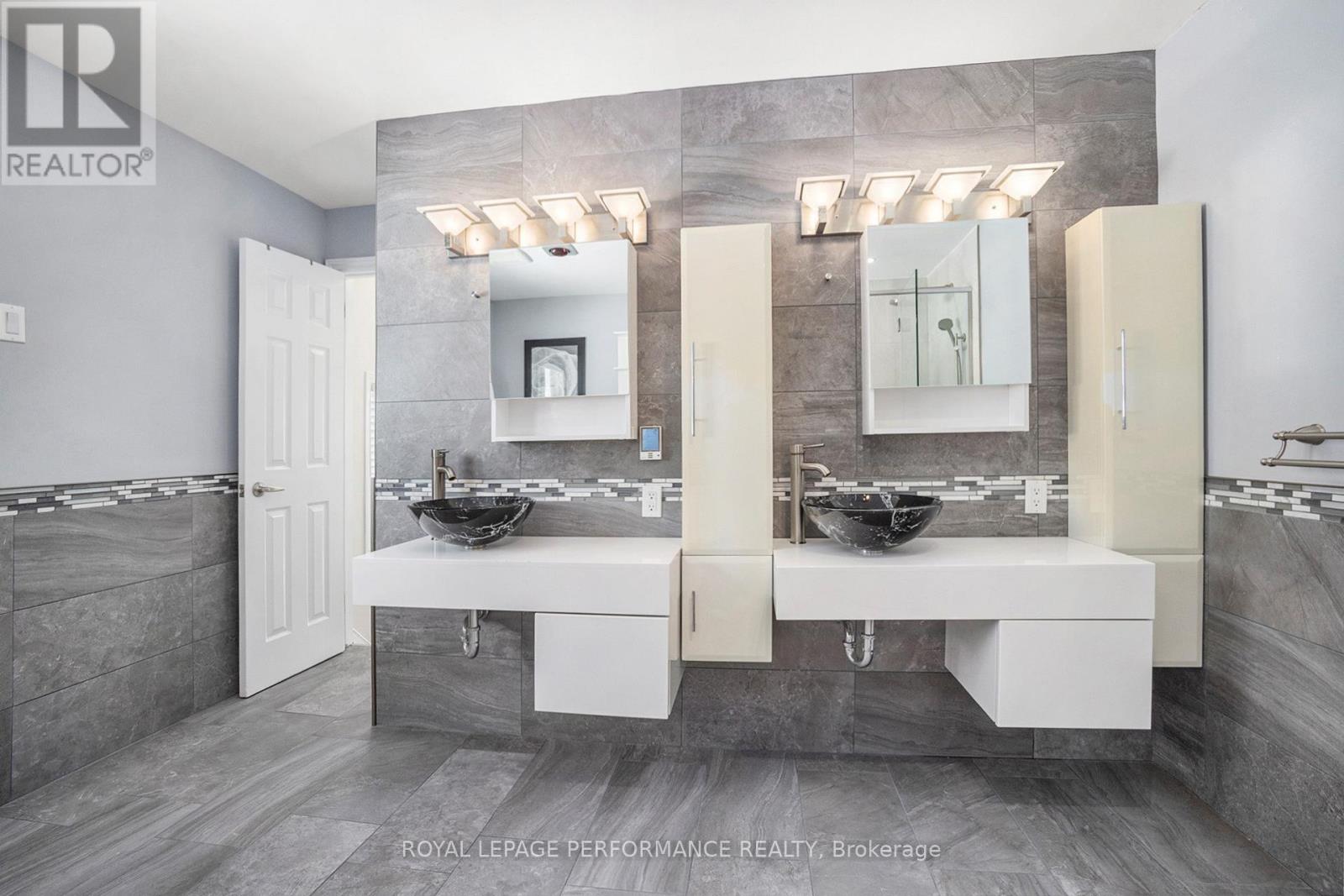 Photo 23 of 56 Ipswich Terrace, Ottawa ON