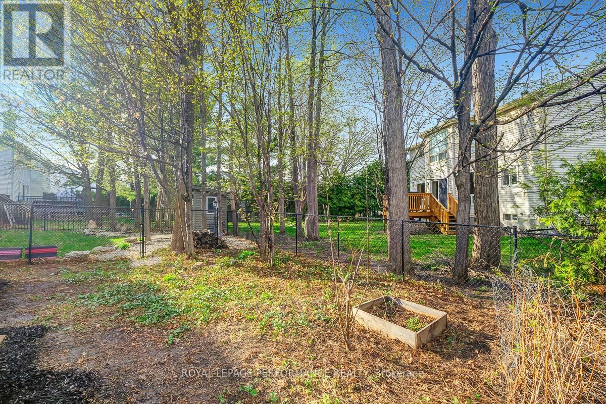 Photo 27 of 56 Ipswich Terrace, Ottawa ON