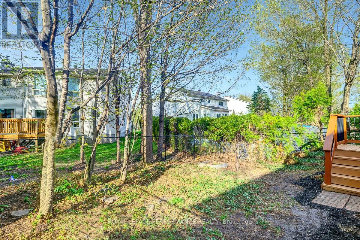 Photo 8 of 56 Ipswich Terrace, Ottawa ON