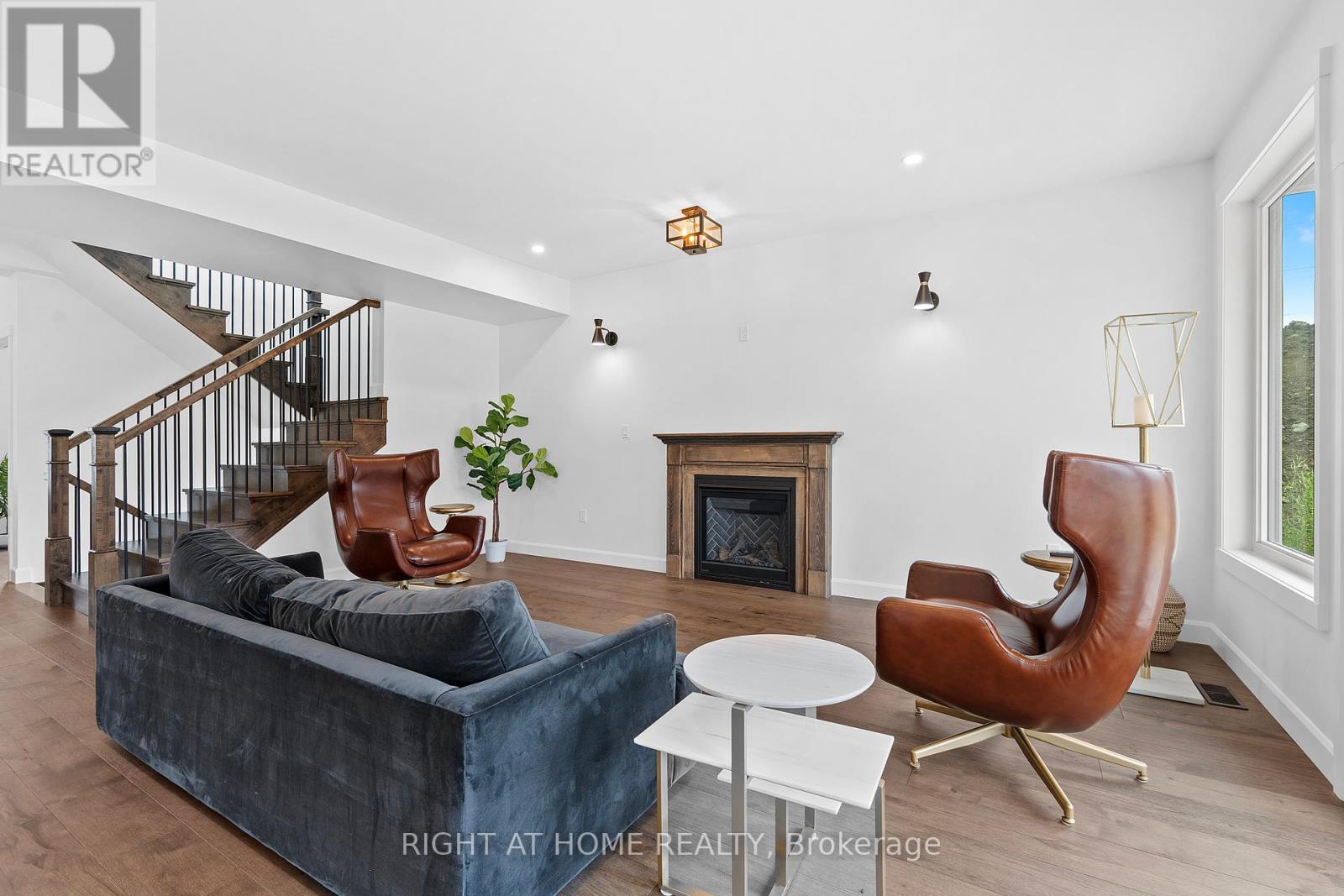Photo 10 of 725 Squirrel Hill Drive, Kingston ON