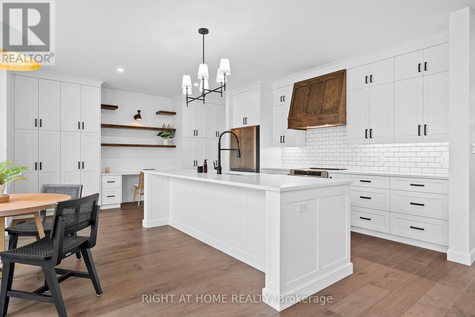 Photo 16 of 725 Squirrel Hill Drive, Kingston ON