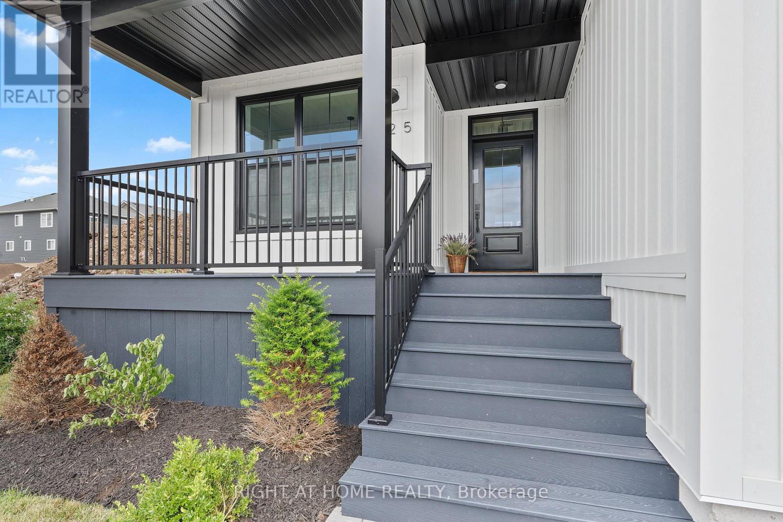 Photo 3 of 725 Squirrel Hill Drive, Kingston ON