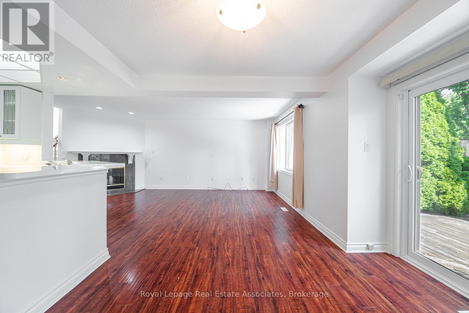 Photo 16 of 60 5480 Glen Erin Drive, Mississauga ON