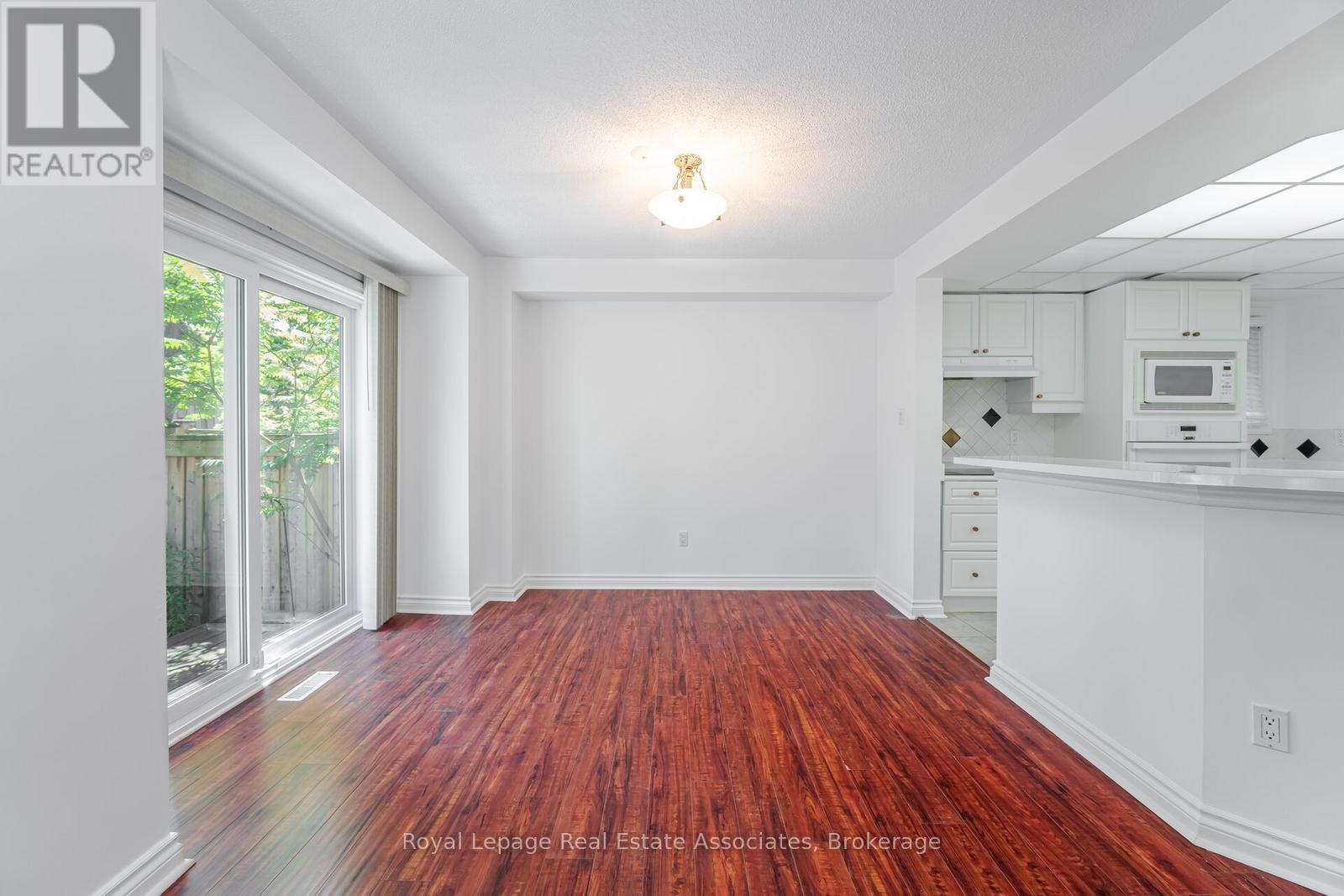 Photo 17 of 60 5480 Glen Erin Drive, Mississauga ON