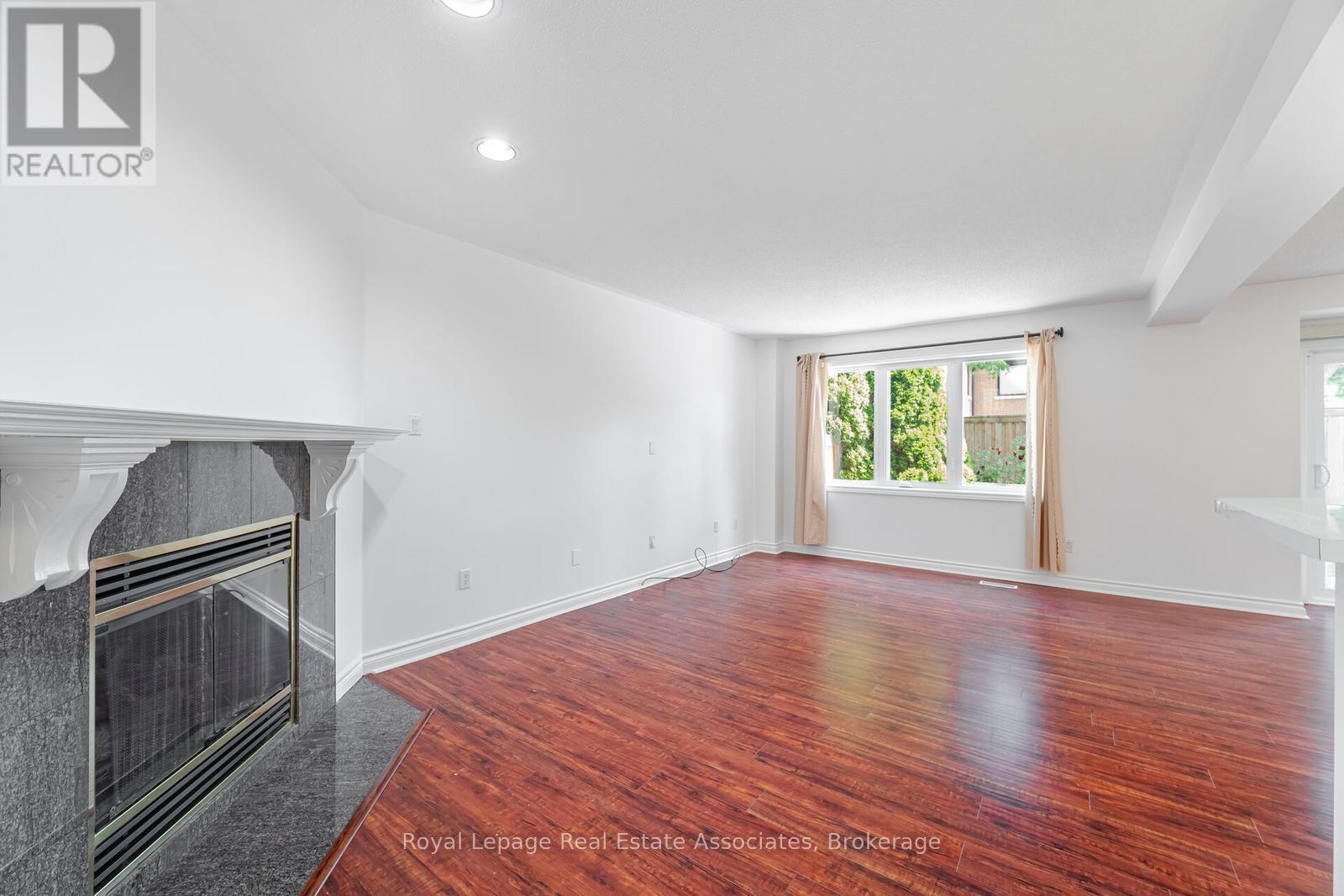 Photo 23 of 60 5480 Glen Erin Drive, Mississauga ON