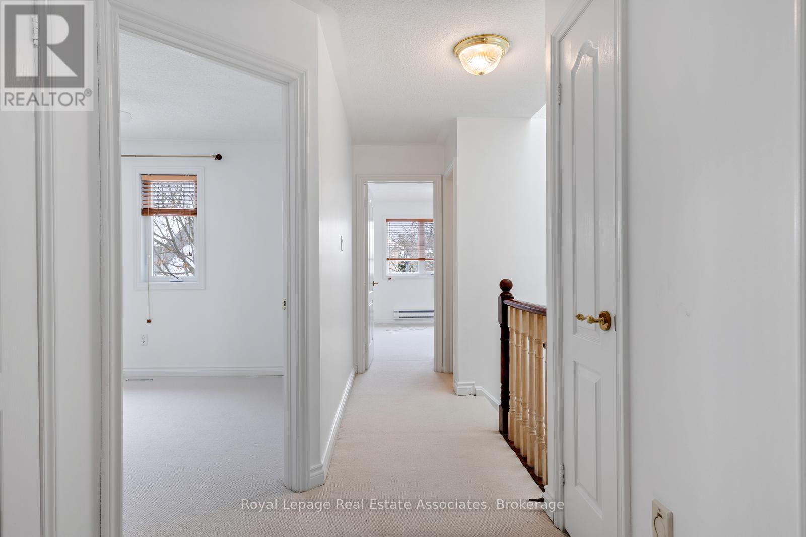 Photo 31 of 60 5480 Glen Erin Drive, Mississauga ON