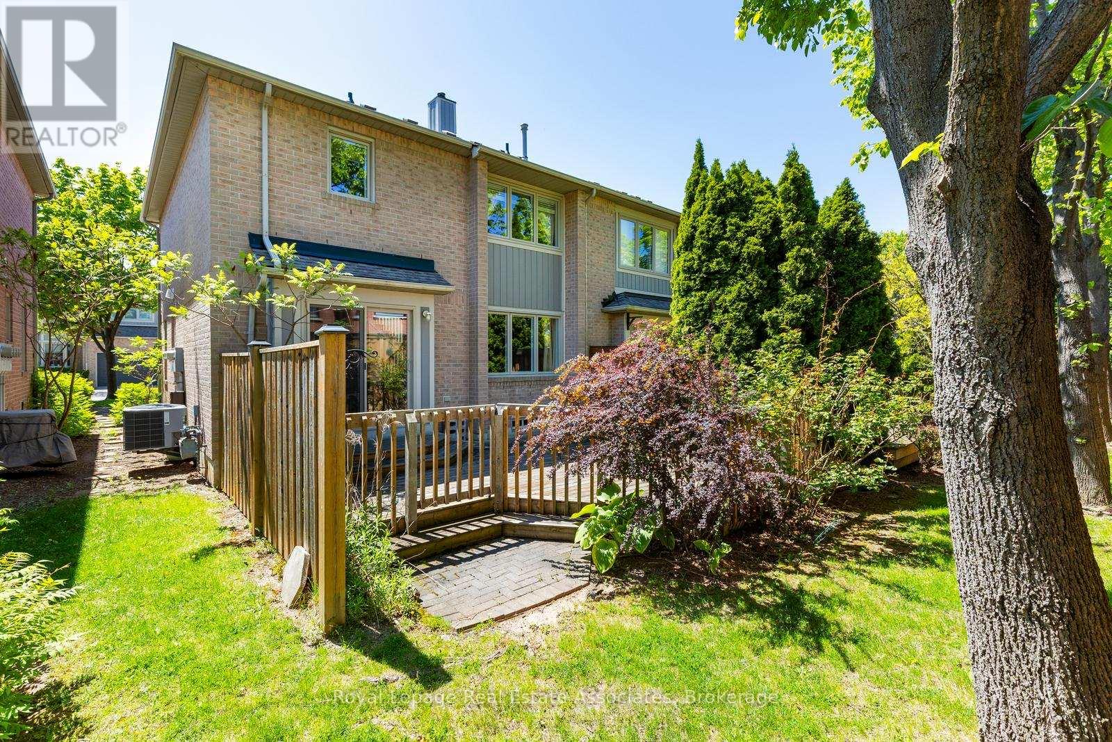 Photo 44 of 60 5480 Glen Erin Drive, Mississauga ON