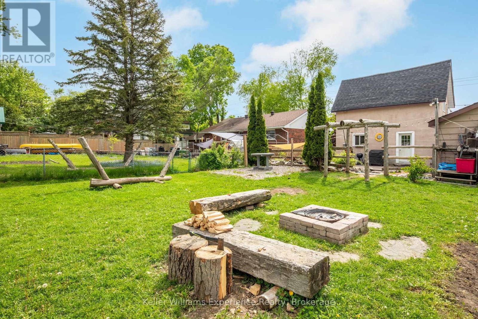 Photo 8 of 95 Fox Street, Penetanguishene ON