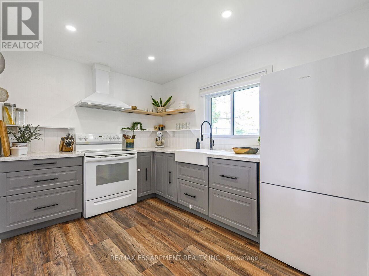 Photo 4 of 133 Willson Road, Welland ON