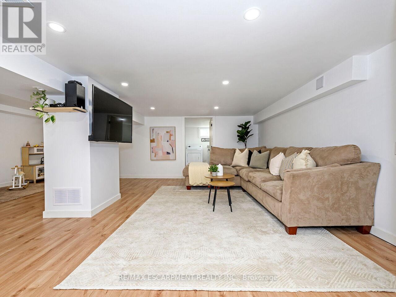 Photo 19 of 133 Willson Road, Welland ON
