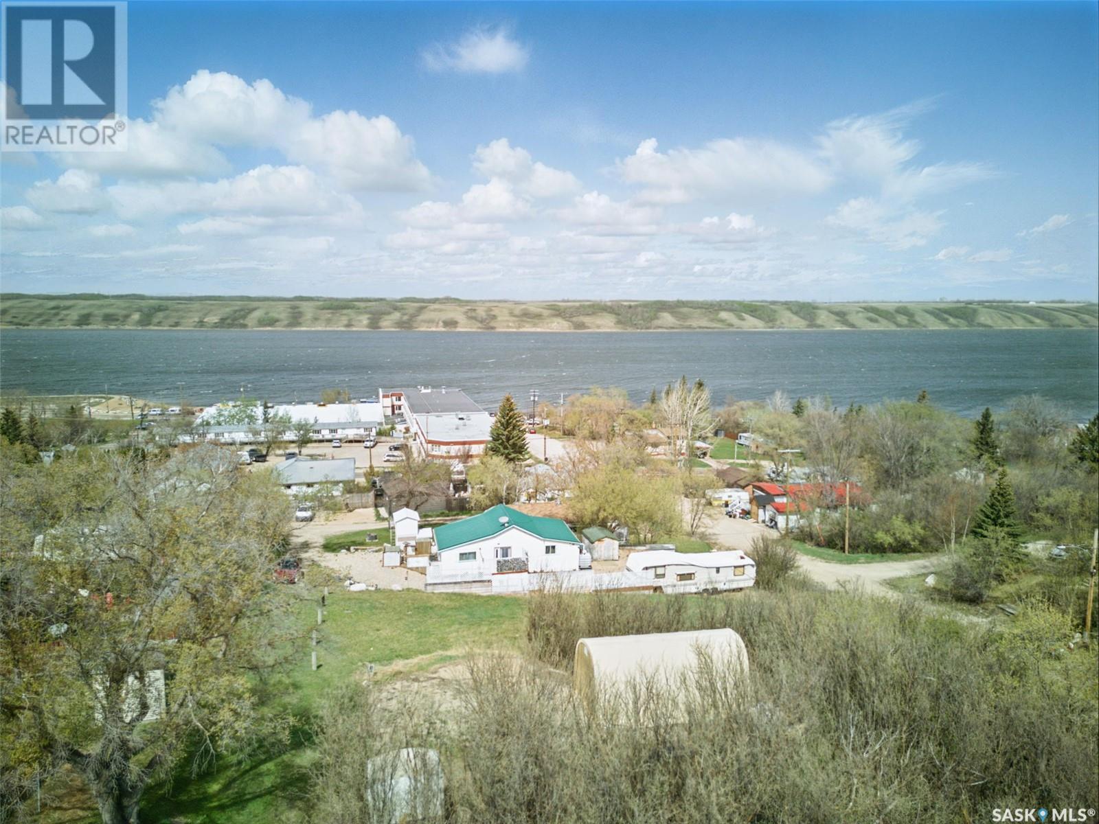 Photo 2 of 206 210 Regina Street, Manitou Beach SK