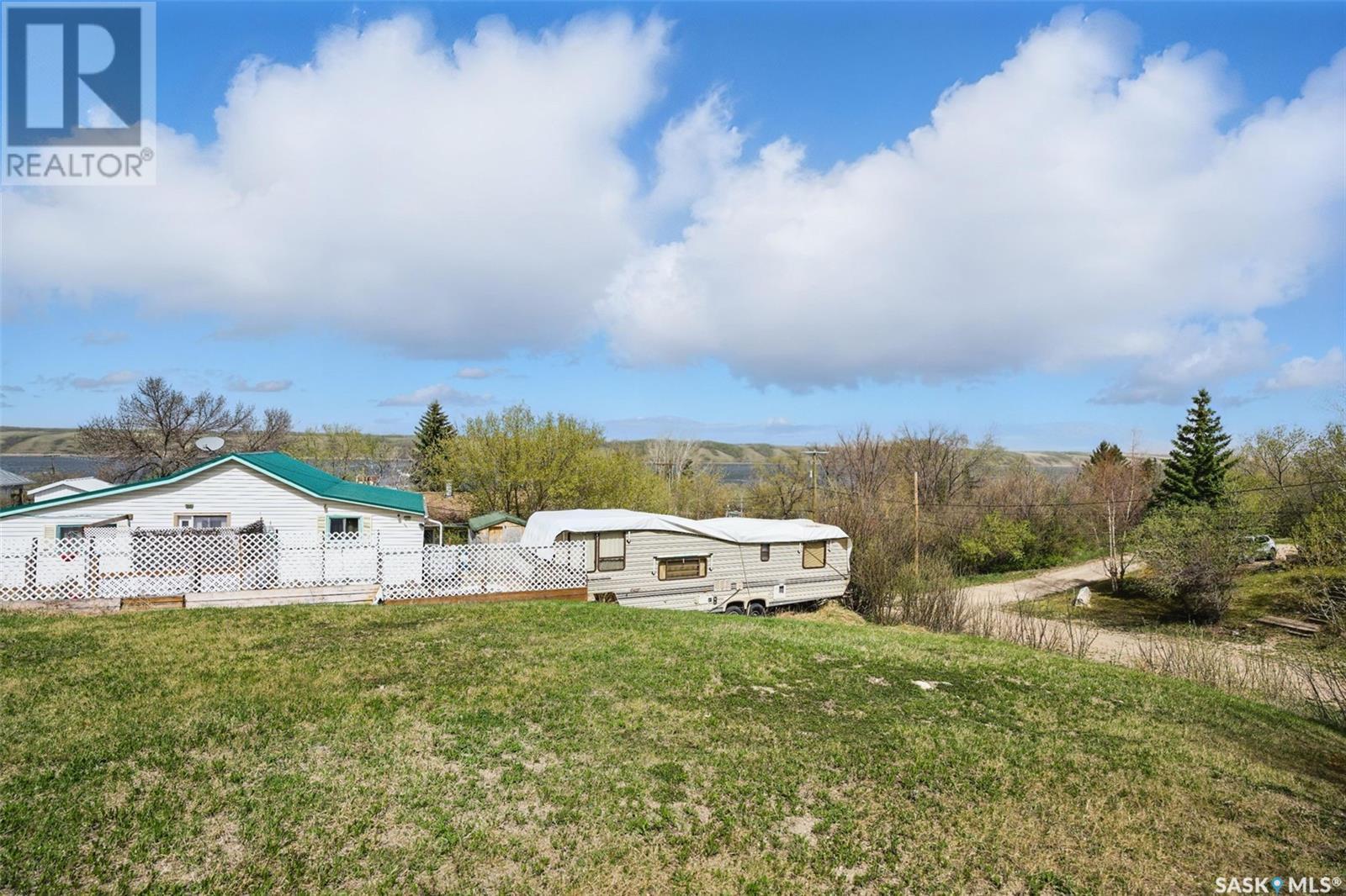 Photo 3 of 206 210 Regina Street, Manitou Beach SK