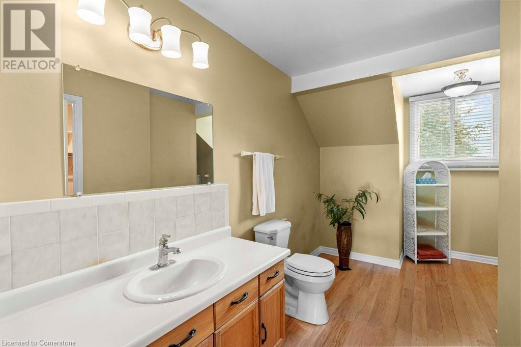 Photo 23 of 64 Abbot Drive, Hamilton ON