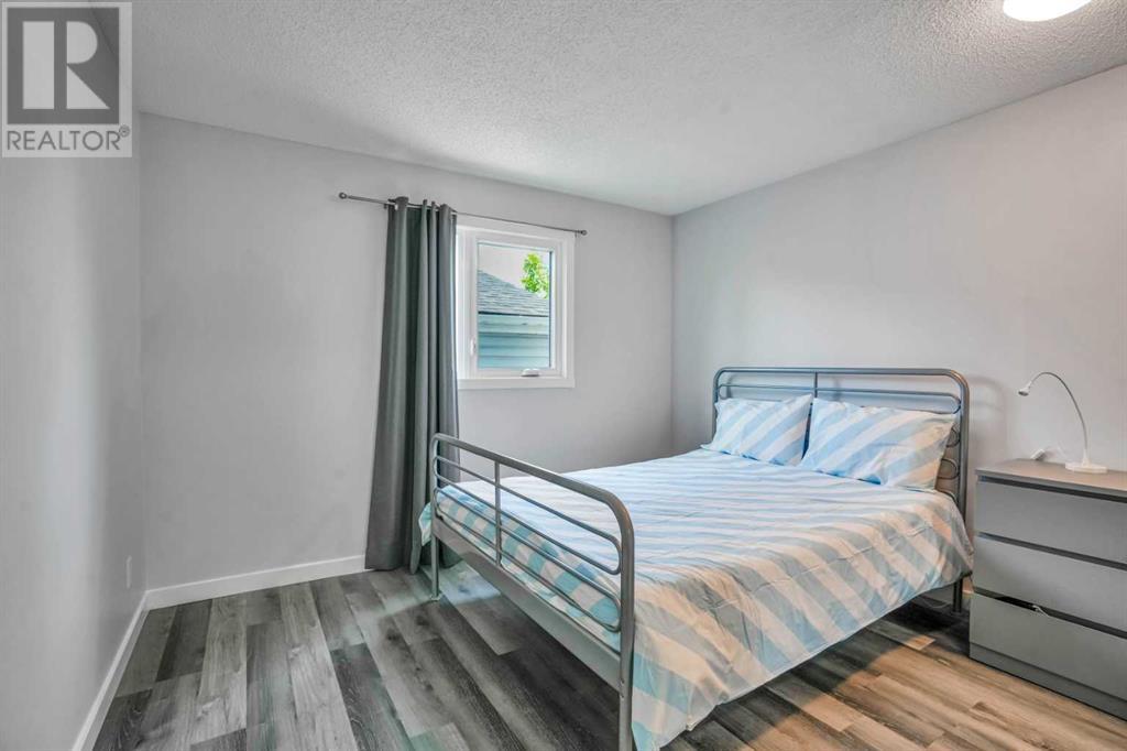 Single Family House Bungalow for Sale in  Aberfoyle Close NE Abbeydale Calgary 