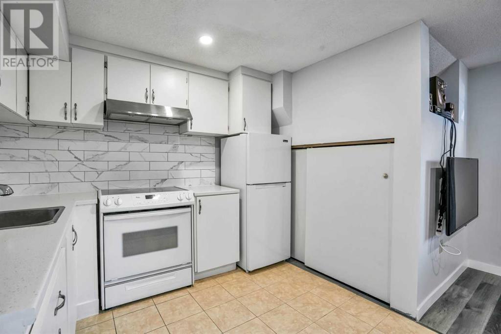 Single Family House Bungalow for Sale in  Aberfoyle Close NE Abbeydale Calgary 
