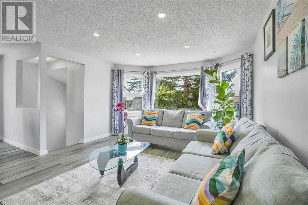 Single Family House Bungalow for Sale in  Aberfoyle Close NE Abbeydale Calgary 
