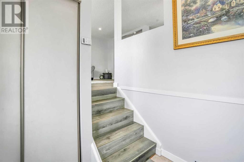 Single Family House Bungalow for Sale in  Aberfoyle Close NE Abbeydale Calgary 