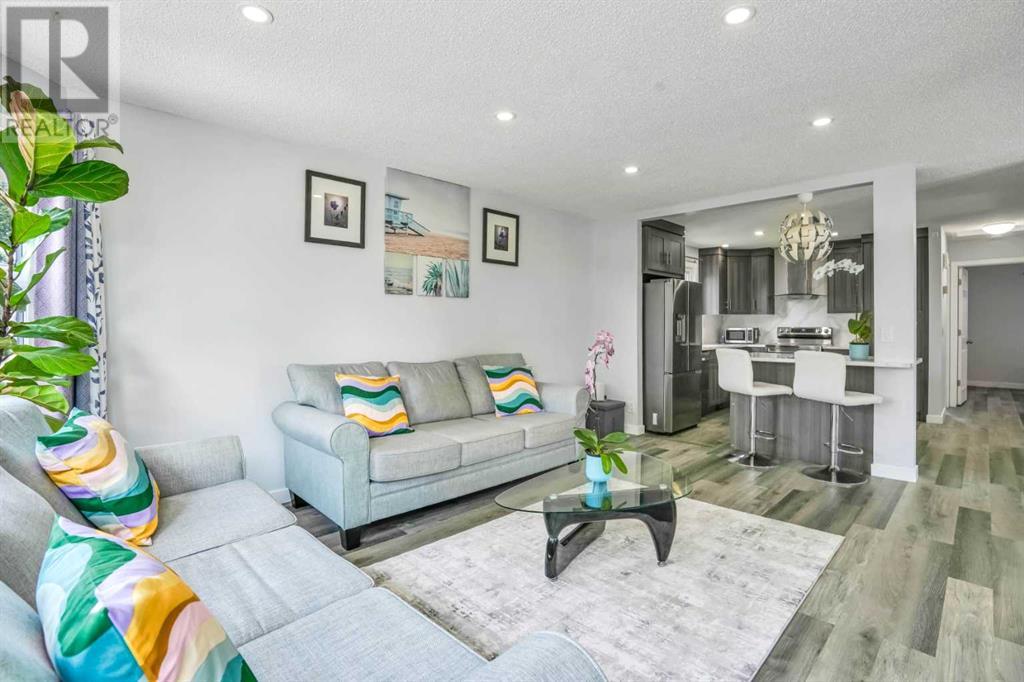Single Family House Bungalow for Sale in  Aberfoyle Close NE Abbeydale Calgary 