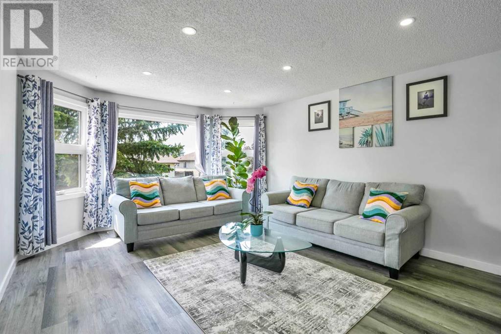 Single Family House Bungalow for Sale in  Aberfoyle Close NE Abbeydale Calgary 