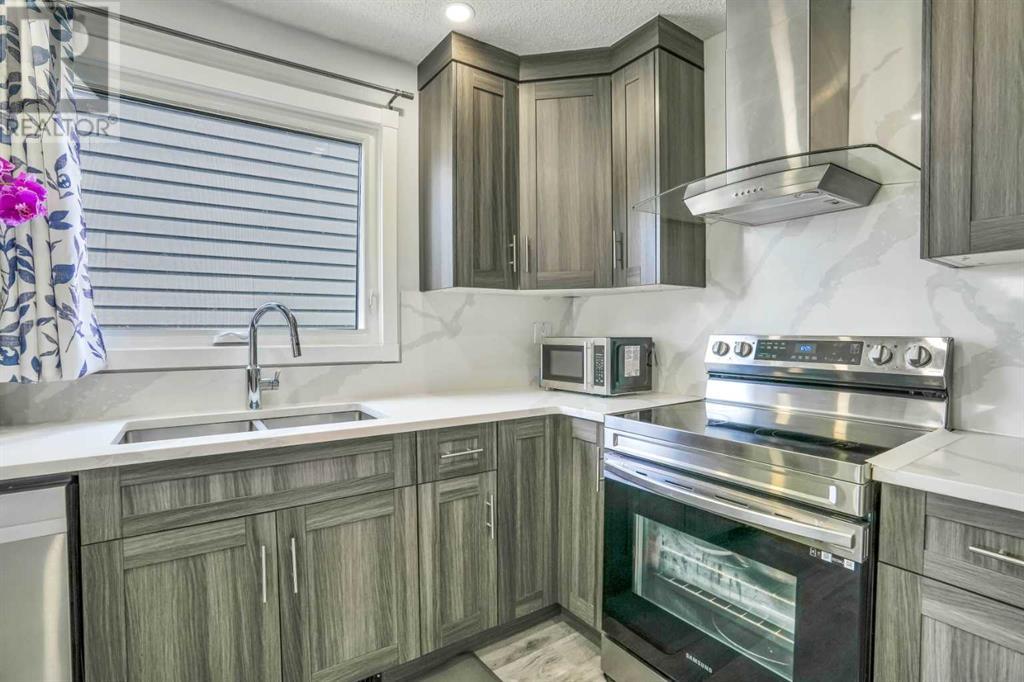 Single Family House Bungalow for Sale in  Aberfoyle Close NE Abbeydale Calgary 