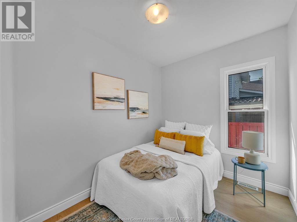 Photo 14 of 537 Elm Ave, Windsor ON
