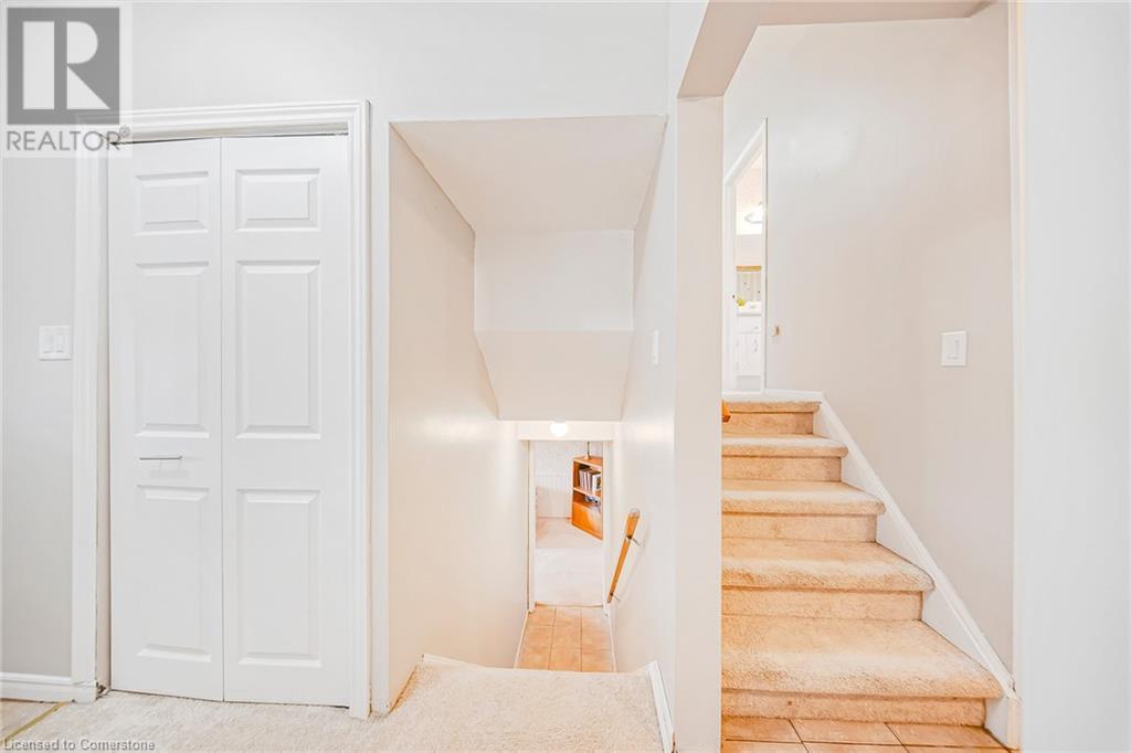 Photo 5 of 23 Coral Drive, Hamilton ON