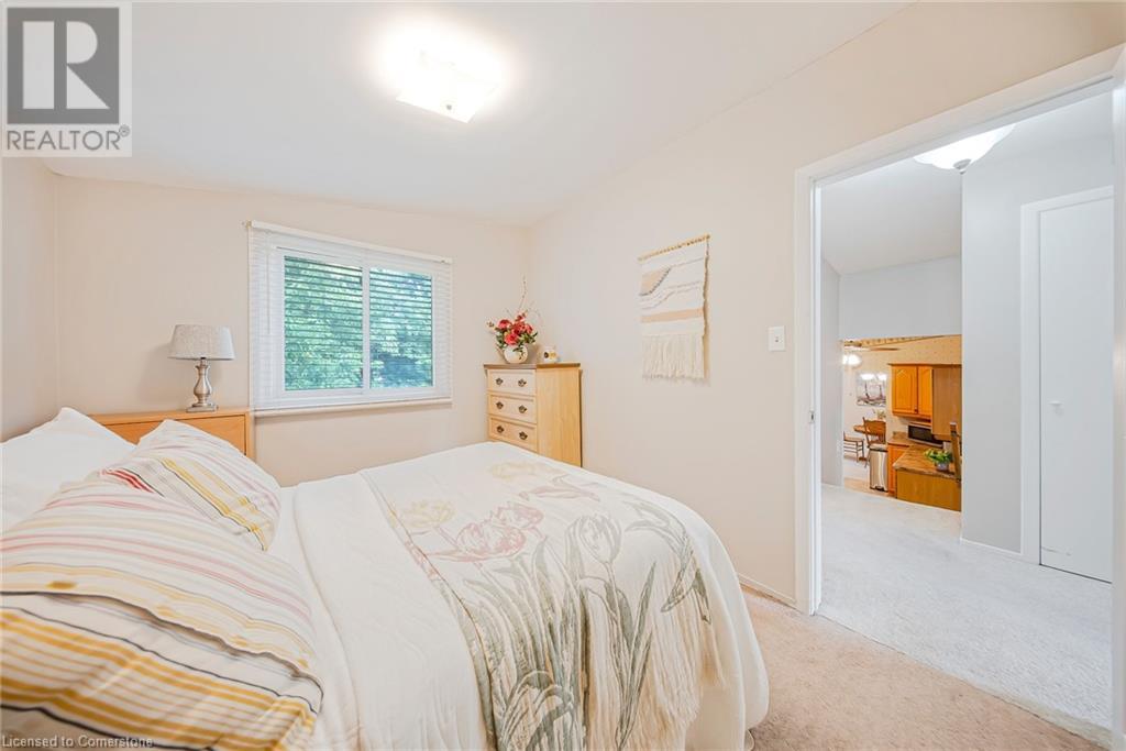 Photo 9 of 23 Coral Drive, Hamilton ON